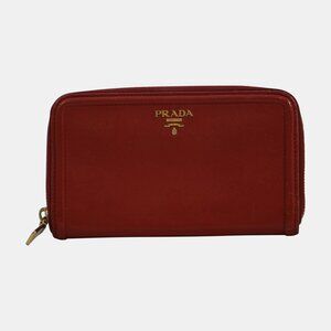 Prada Large Continental Leather Wallet – Elegant & Timeless